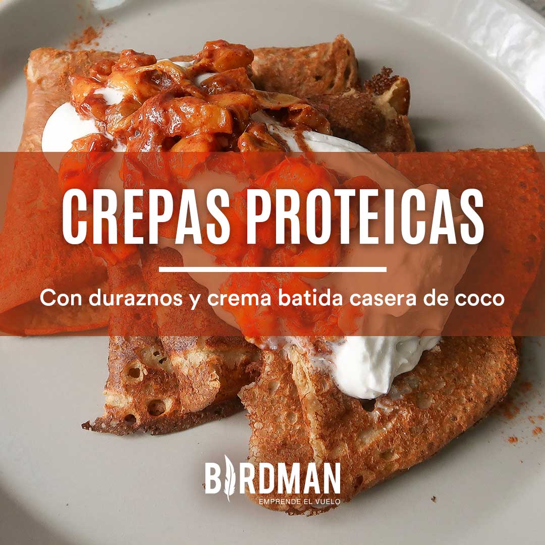 Crepas con Crema Batida Casera y Duraznos | VidaBirdman