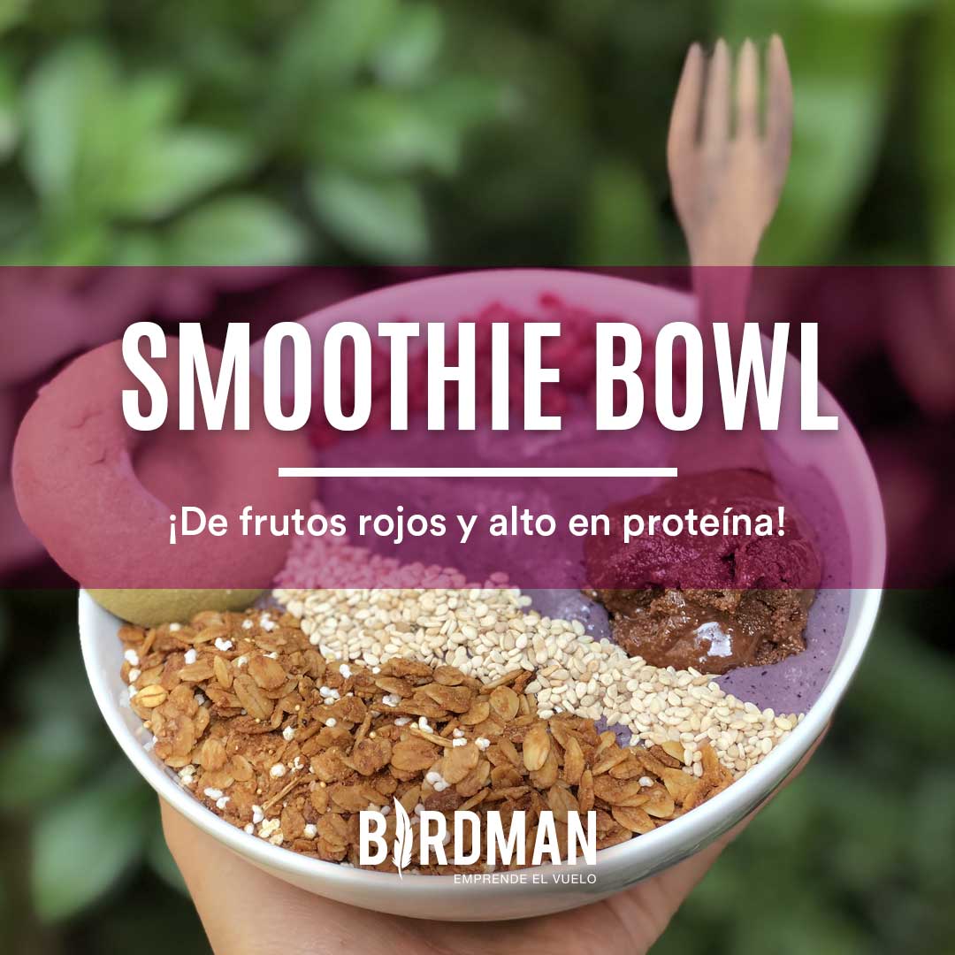 Smoothie Bowl de Frutos Rojos Alto en Proteína | VidaBirdman
